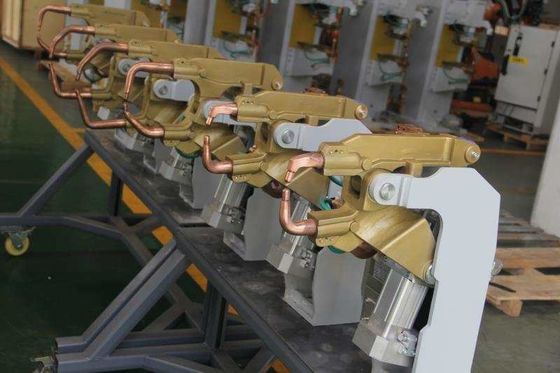 Pistol pengelasan titik robot tipe X portabel 100KVA Frekuensi menengah